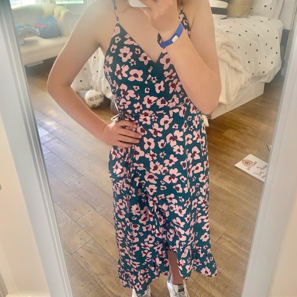 NWT- Womens (size medium) Q+A floral wrap dress - Picture 3 of 7